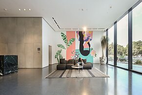 Opulent Ease 2BR Apt in Midtown