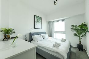 Opulent Ease 2BR Apt in Midtown