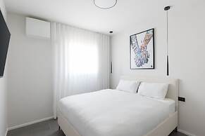 Skyline Serenity by tlv2rent
