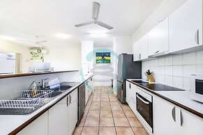ZEN FORESHORE - 2 Bedroom Apt with Pool