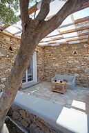 Nur Mykonian Suites