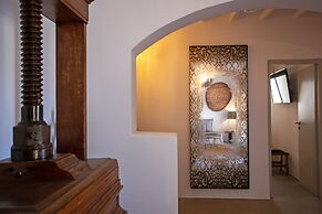 Nur Mykonian Suites