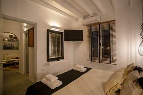 Nur Mykonian Suites