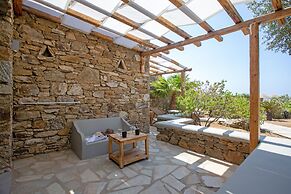 Nur Mykonian Suites