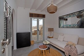 Nur Mykonian Suites