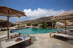 Nur Mykonian Suites