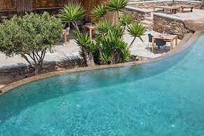 Nur Mykonian Suites