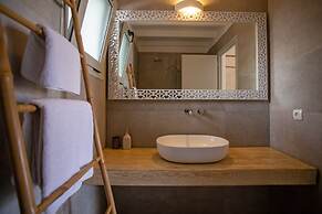Nur Mykonian Suites