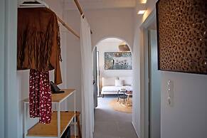 Nur Mykonian Suites