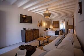 Nur Mykonian Suites