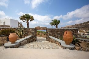 Nur Mykonian Suites