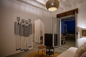Nur Mykonian Suites