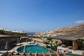 Nur Mykonian Suites