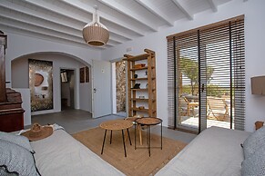Nur Mykonian Suites