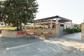Amaryllis Front Beach Hotel