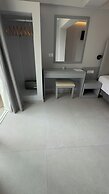 Amaryllis Front Beach Hotel