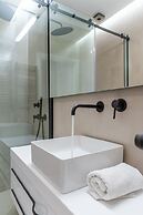 Sunny & Luxurious Penthouse with Terrace