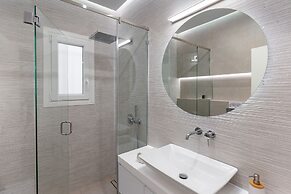 Sunny & Luxurious Penthouse with Terrace