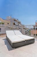 Sunny & Luxurious Penthouse with Terrace