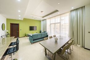 Modern beachfront 1BR apartment