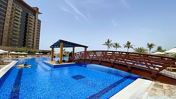 Modern beachfront 1BR apartment
