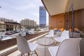 Modern beachfront 1BR apartment