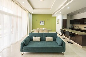 Modern beachfront 1BR apartment