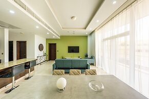 Modern beachfront 1BR apartment