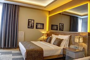 Four Mansions Hotel