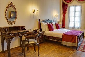 Four Mansions Hotel