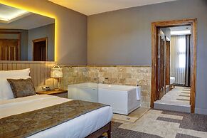Four Mansions Hotel