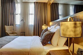 Four Mansions Hotel