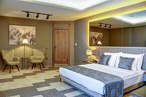 Four Mansions Hotel