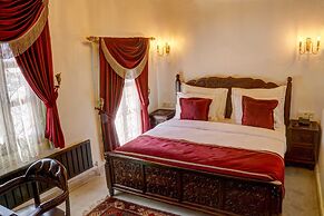 Four Mansions Hotel