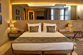 Four Mansions Hotel
