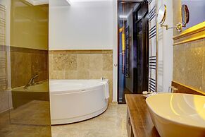 Four Mansions Hotel