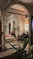Four Mansions Hotel