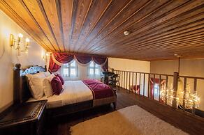 Four Mansions Hotel
