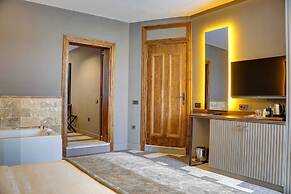 Four Mansions Hotel