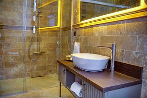 Four Mansions Hotel
