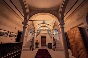 Four Mansions Hotel
