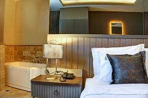 Four Mansions Hotel