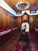 Four Mansions Hotel