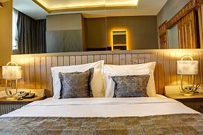 Four Mansions Hotel
