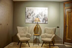 Four Mansions Hotel