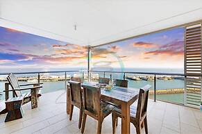 ZEN POINT PENTHOUSE - 3 BR Waterfront