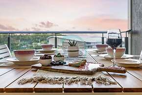 ZEN PENINSULA - 3 BR Waterfront Apt