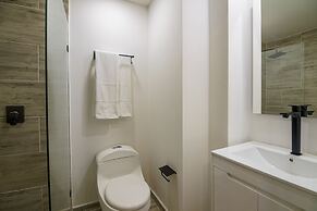 First Class Hotel