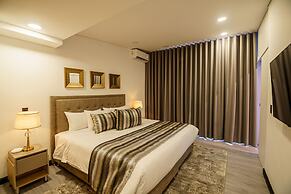 First Class Hotel