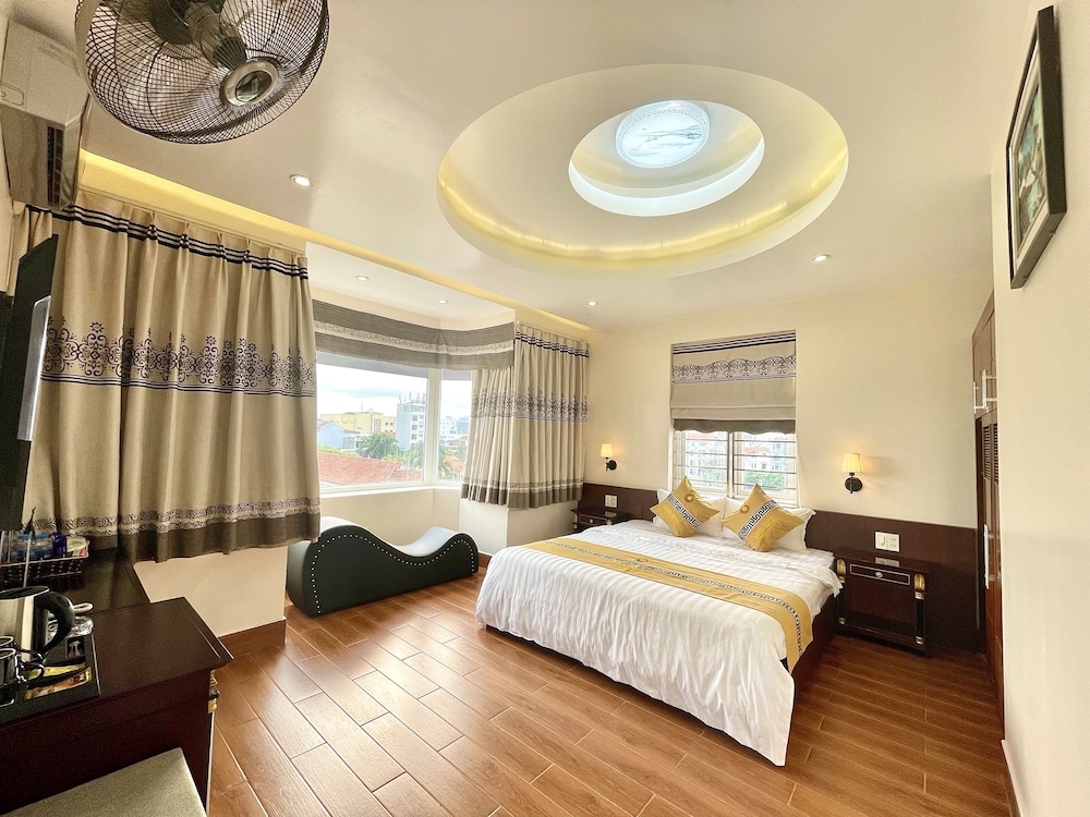 LIBRA HOTEL